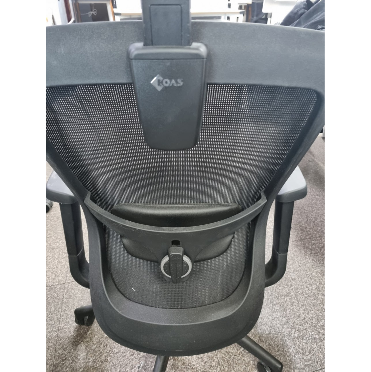 코아스 COAS 메쉬의자 / 블랙
